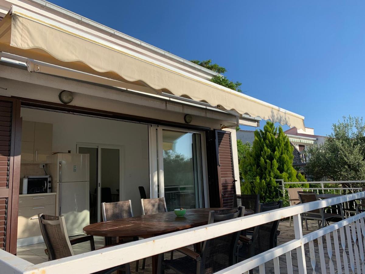 Apartments Villa Julia Trogir Exterior photo